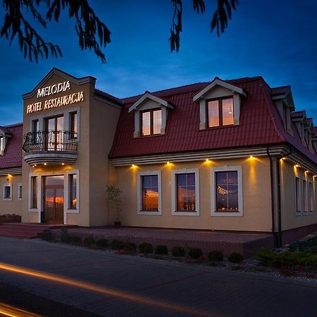 Hotel Melodia *** Buk  Екстериор снимка
