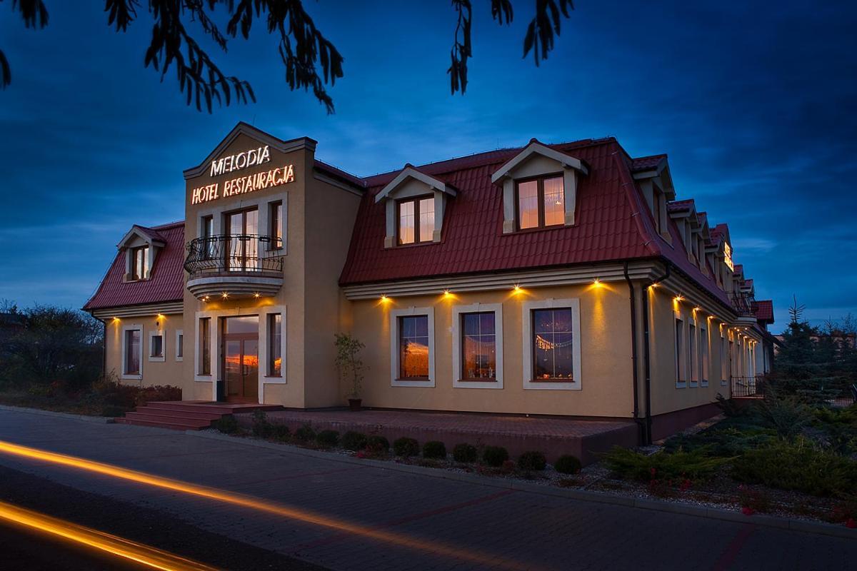 Hotel Melodia *** Buk  Екстериор снимка