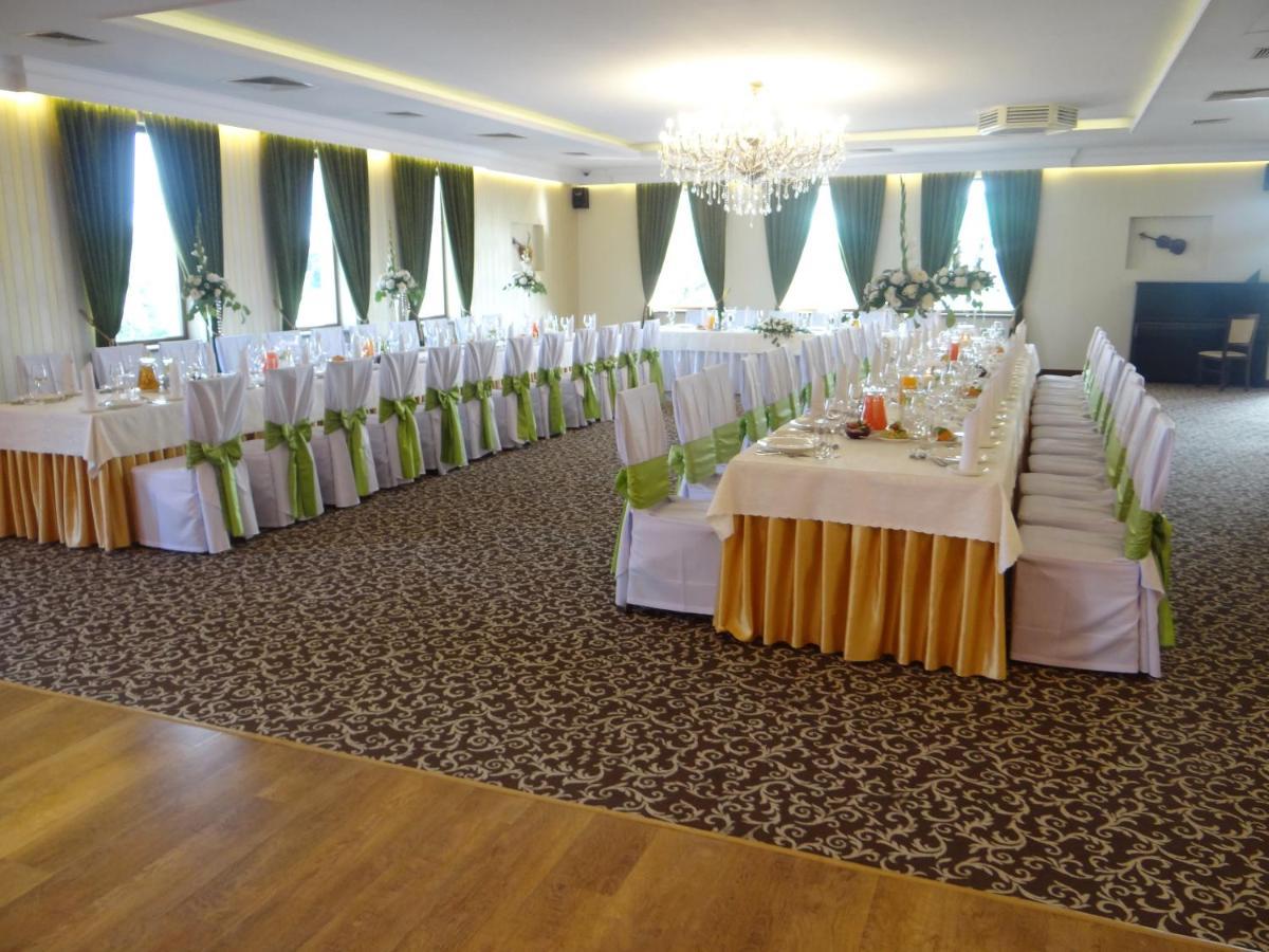 Hotel Melodia *** Buk  Екстериор снимка