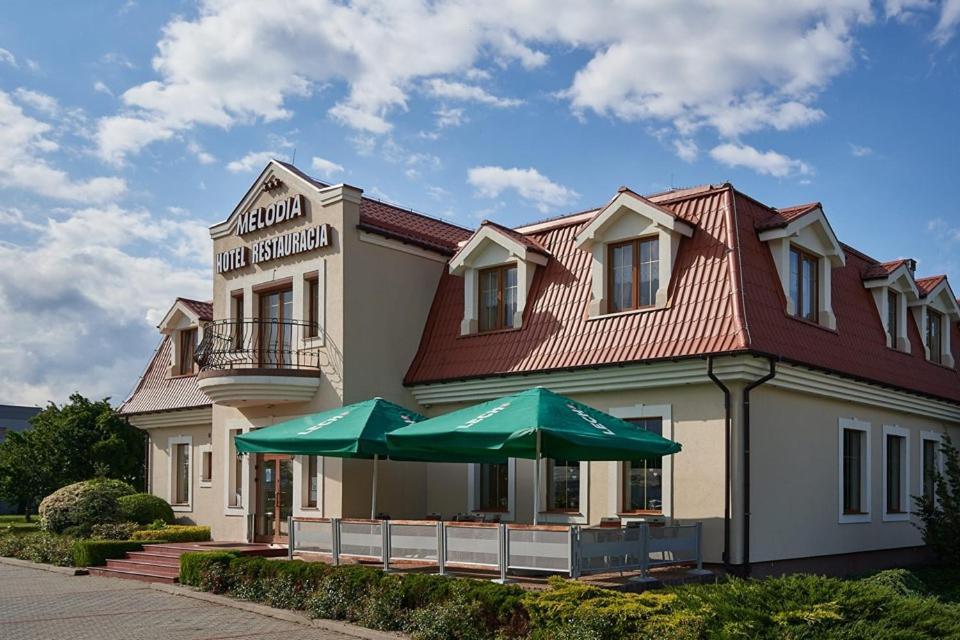 Hotel Melodia *** Buk  Екстериор снимка