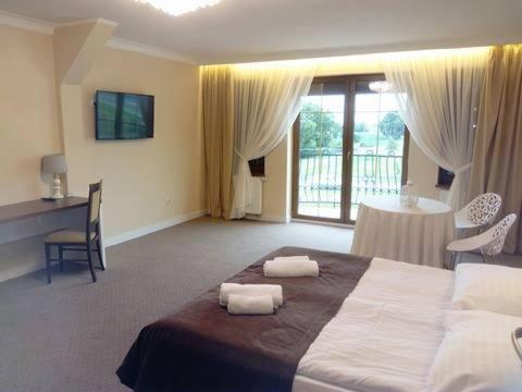 Hotel Melodia *** Buk  Екстериор снимка